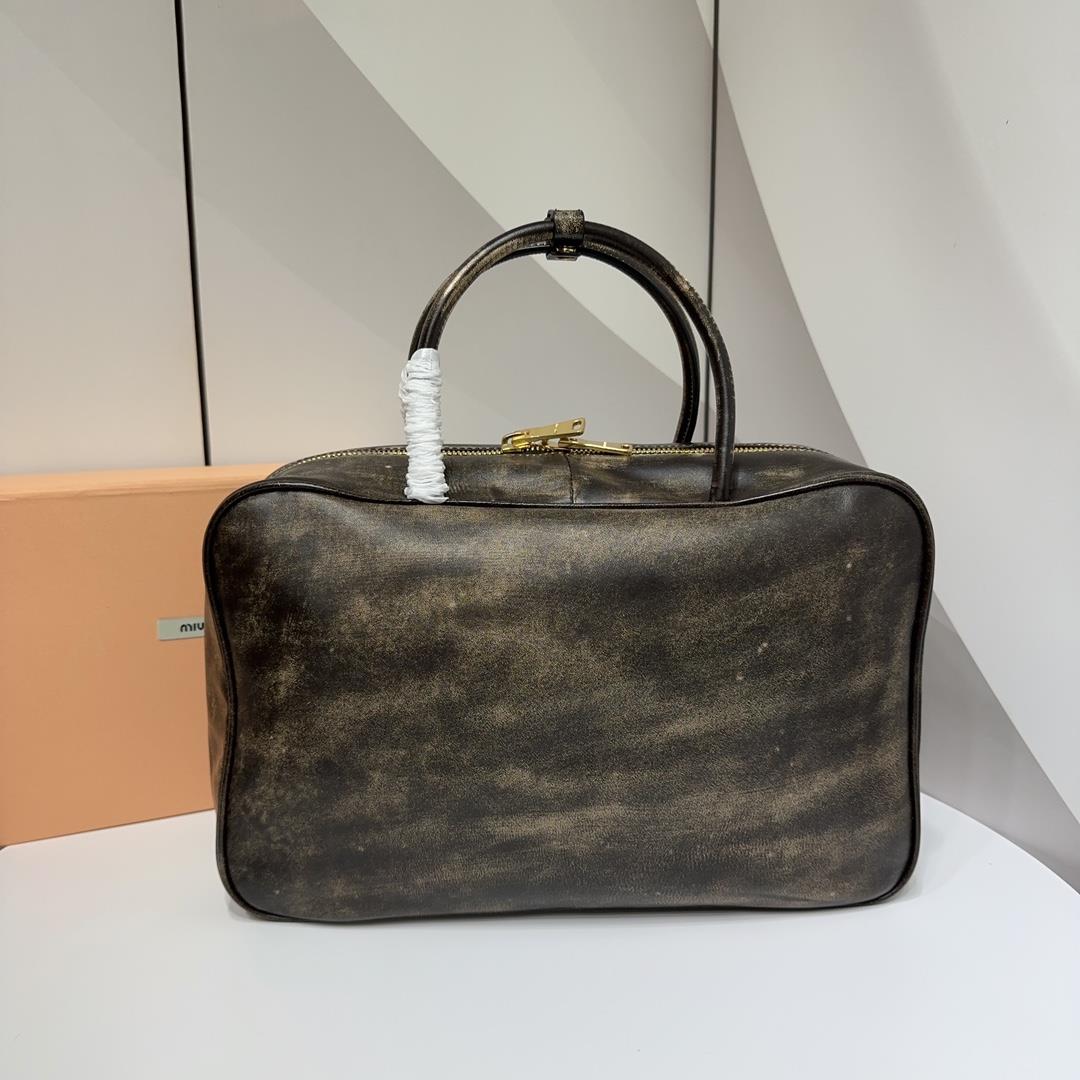 Ms retro Briefcase 5BB117 MiuMius new bowling bag is made of topnotch imported calf lea