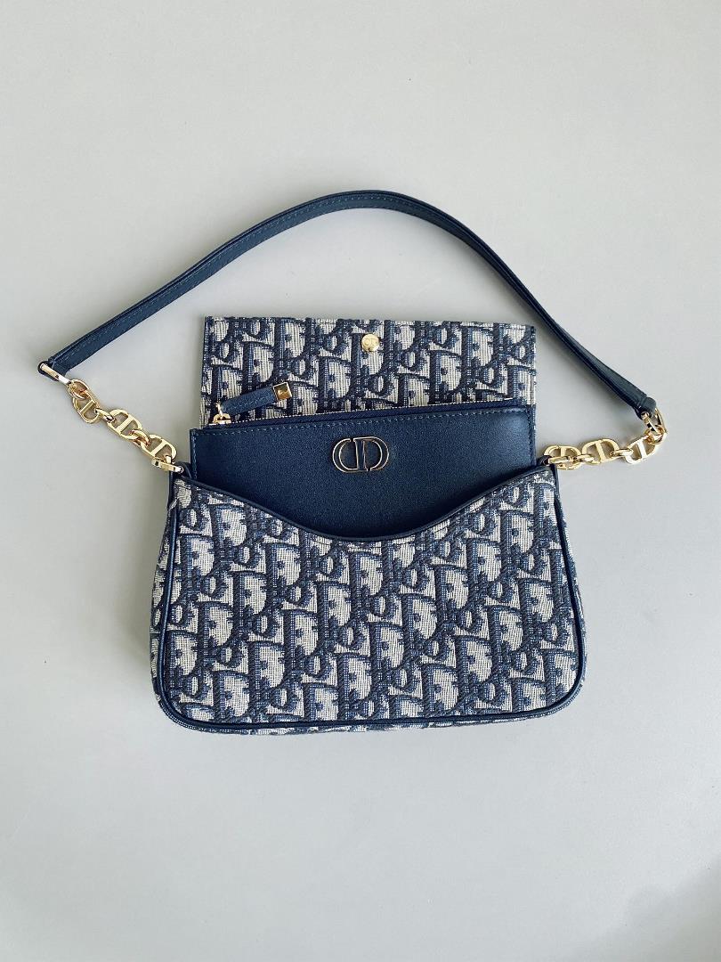 Old Flower Blue Three in One Underarm package It has to be said that under the armpit of