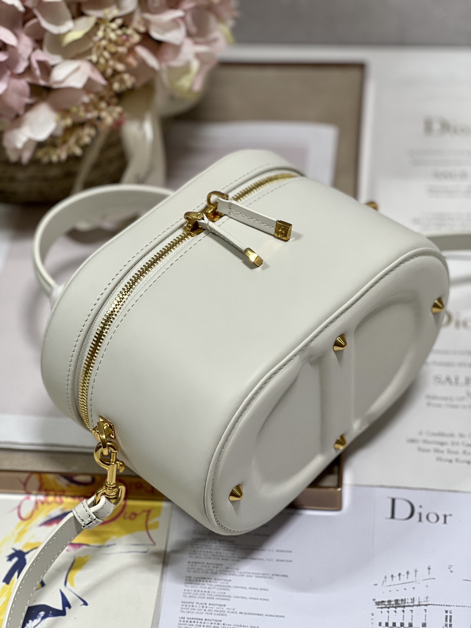 Dior New White Makeup Box BagThe design is more exquisite The exquisite design fully reflects 