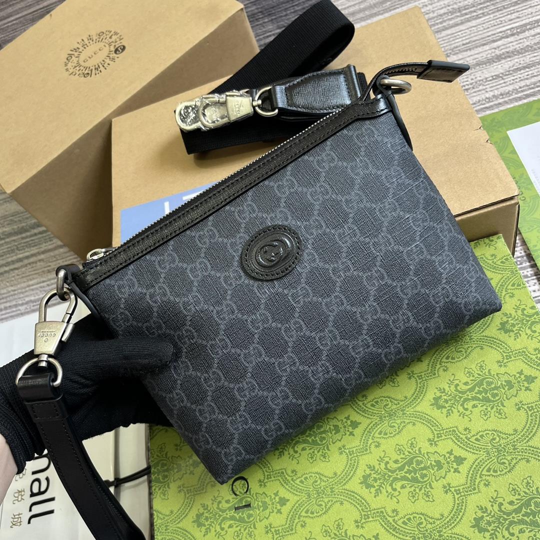 with a full set of interlocking double G messenger bags Since its inception in the 1960s