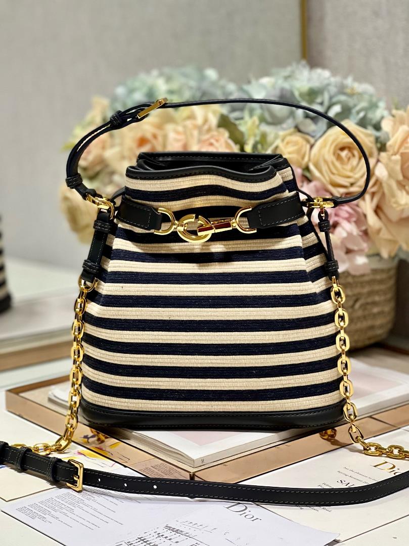 CEST DIOR large handbag stripeThis Cest Dior handbag is a new autumn 2023 item elegant and classic C