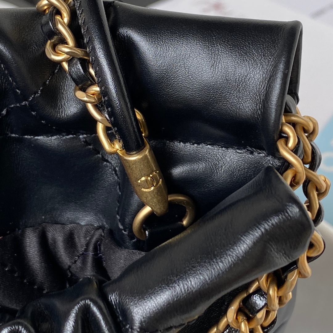 Chanel23SAS3980 Chanel's mini22 hit HeartsThe bag accessories of Chanel Goose will always be p