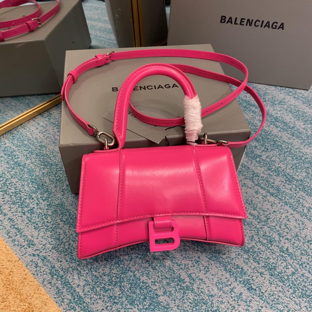 Meihong B deducted shipment xs small sizeThe hourglass bag that you have asked for N times is LaBale