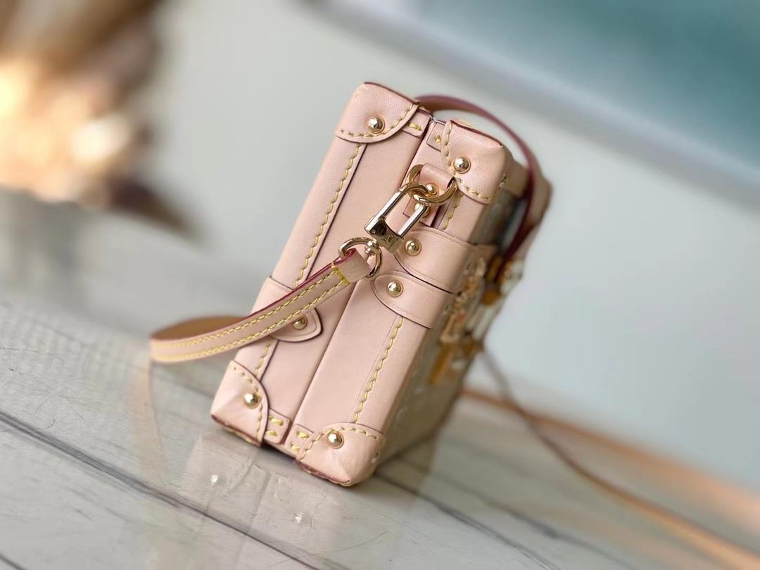 The topnotch original N22882 gold features a box making heritage presented by the Petite