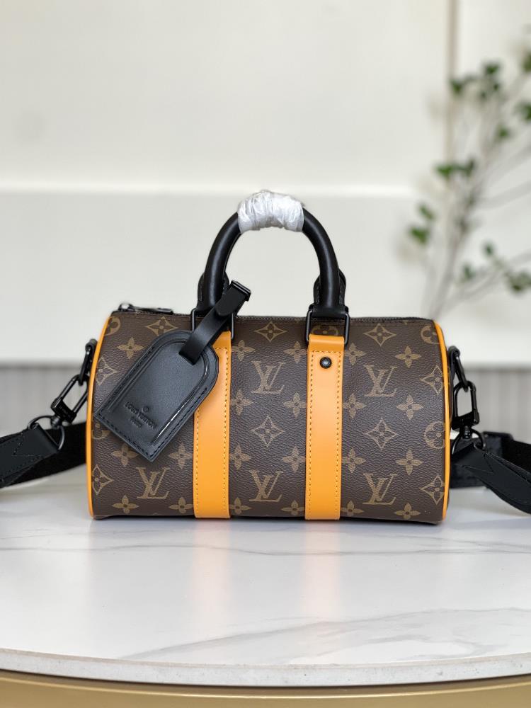 M46687 Old Flower Yellow Skin The pillow bag series Keepall handbag is a collection of classic silhouettes from the Keepall travel bag made of Monogr
