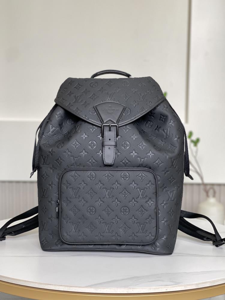 M23127This Montsouris backpack features Taurillon leather embossed Monogram patterns infused with a stable metal piece for an elegant look The zippe