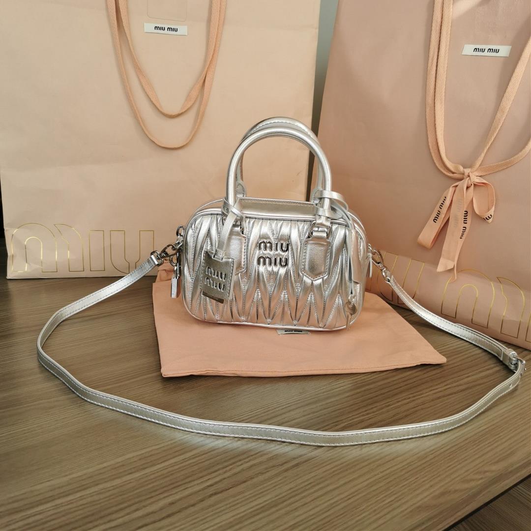 Medium Miao Familys new Too Pretty Bowling Handbag 5BB123 is made with imported lamb skin classic br