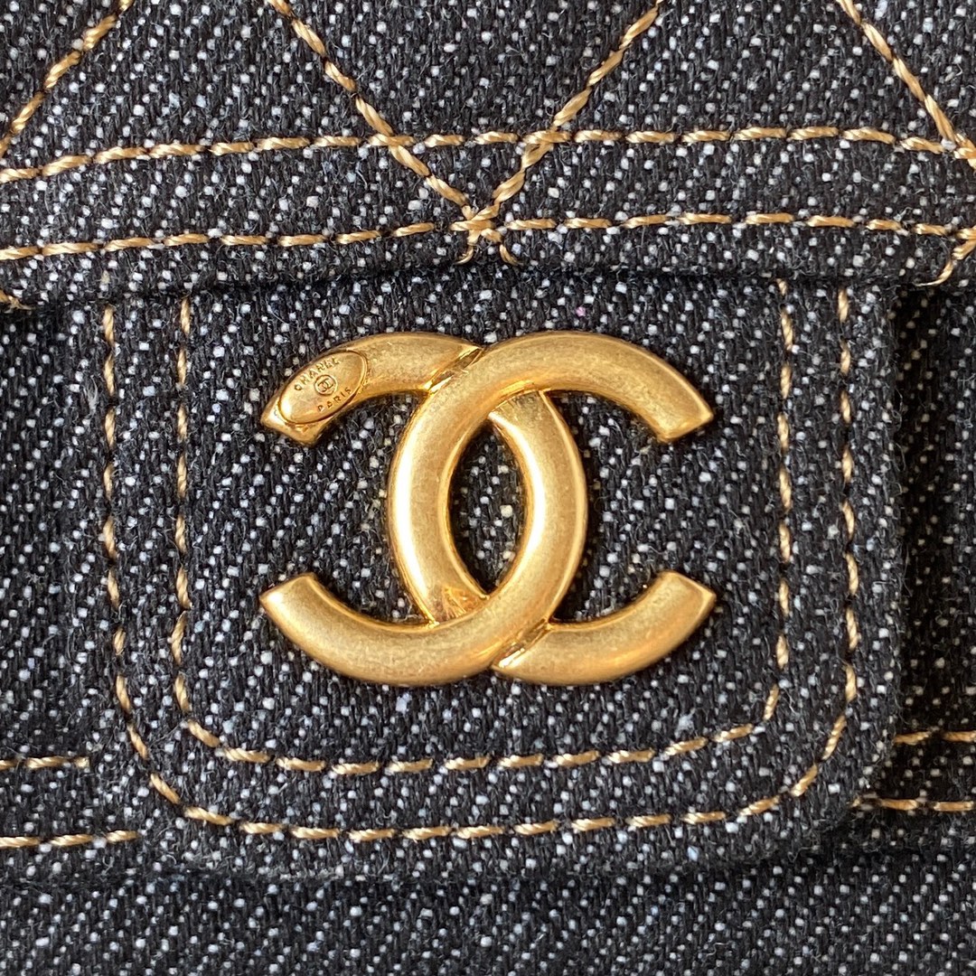 23s Chanel Cowboy Graduated Mini Postman Small Waste Bag getAP4052Yesterday, I just bought a s