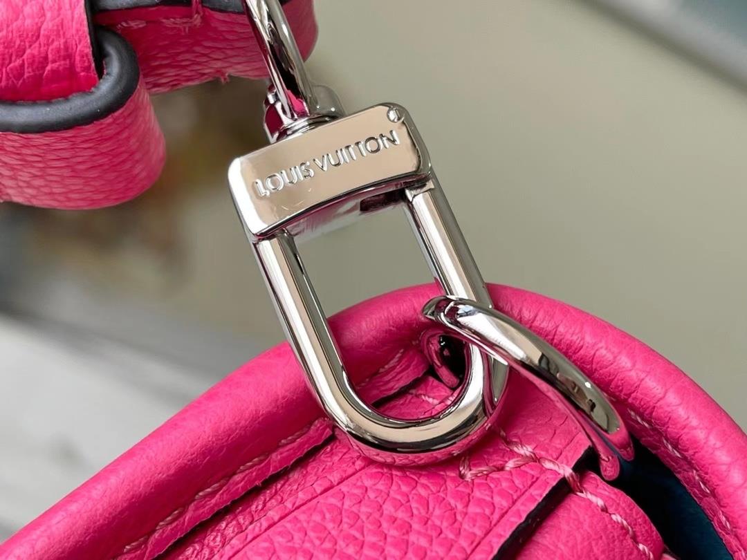 Top grade original M59460 Pitaya color This Buci handbag is made of the iconic Epi leather wit