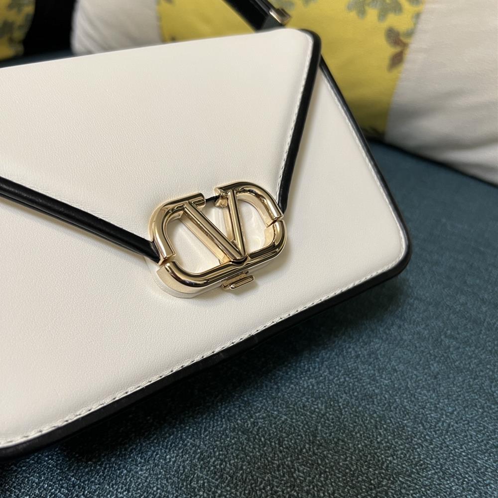 What sets the Valentino Bag apart is the Garavani Letter and VLogo Signature which are di