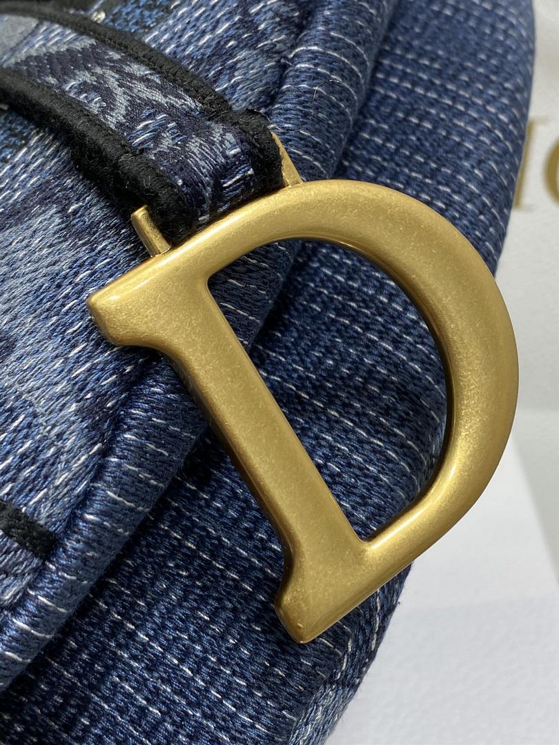 Dior in stock Saddle bags new early autumn denim blue embroidery is a reincarnation of f