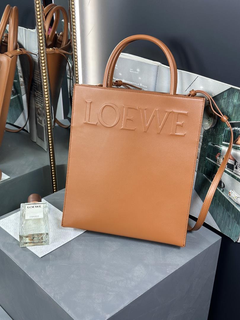 Standard A4 Tote handbag brown Large size 3628575cm It adopts a bottom envelope structure and can