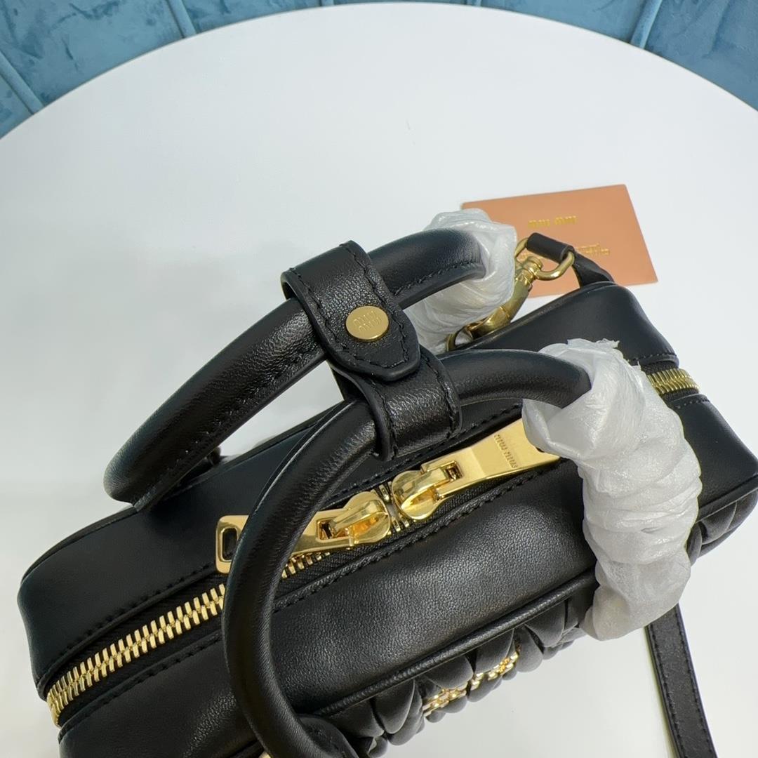 5BB142 a new type of bowling bag from M family mainly promoted on the official website