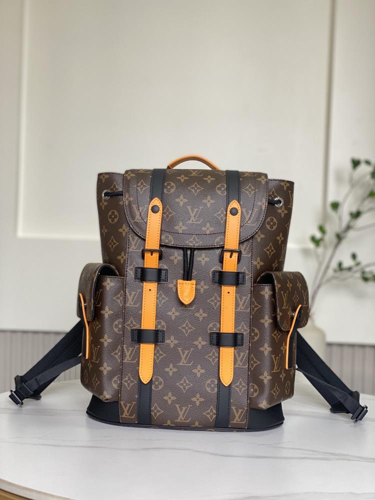 M46699 smallThis Christopher small backpack combines iconic design and materials to create a dual classic that blends tough and elegant style Monogra