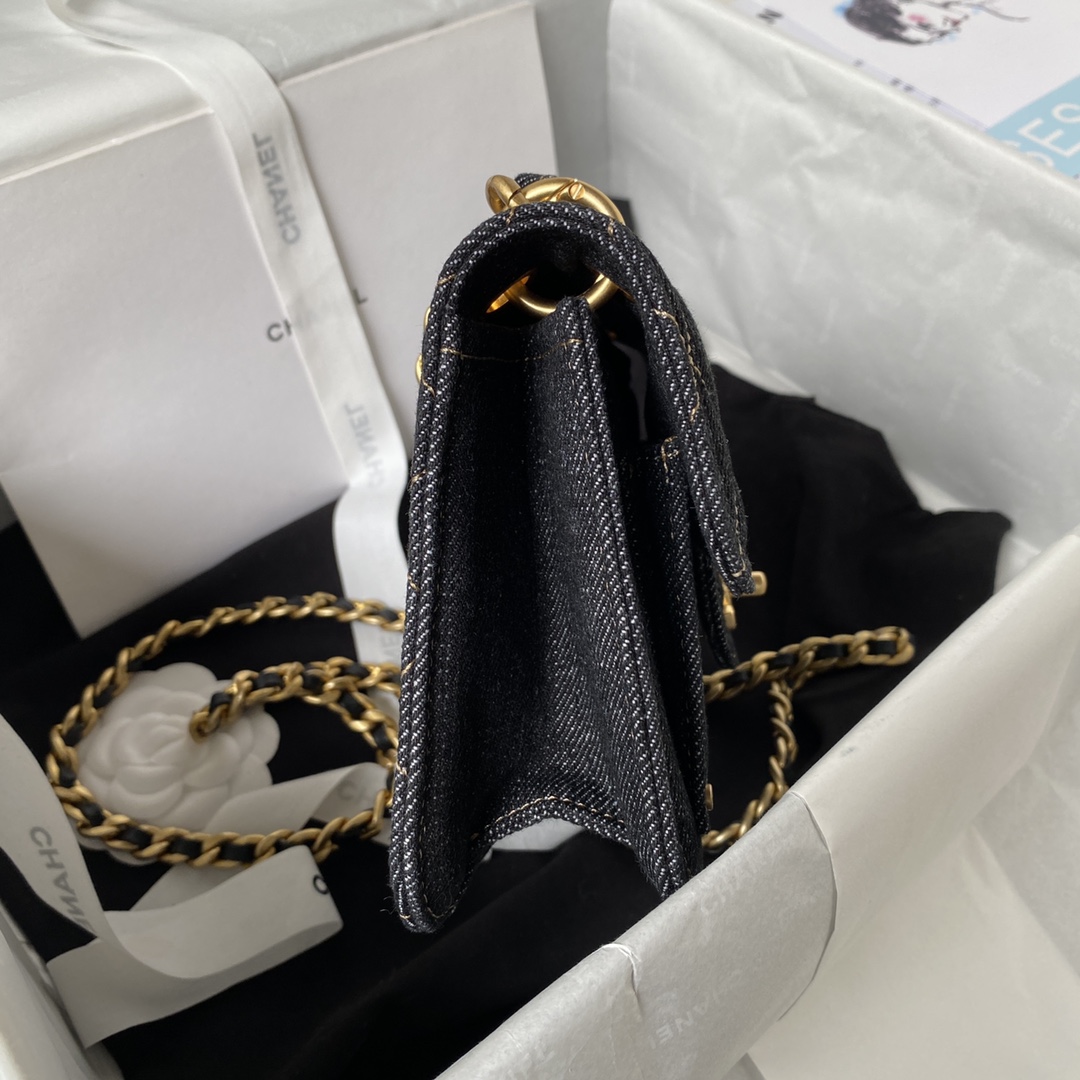 Spot 23S denim retro postman flap bag AS4051 tofu bagSurprised by this bag, it is adorned with