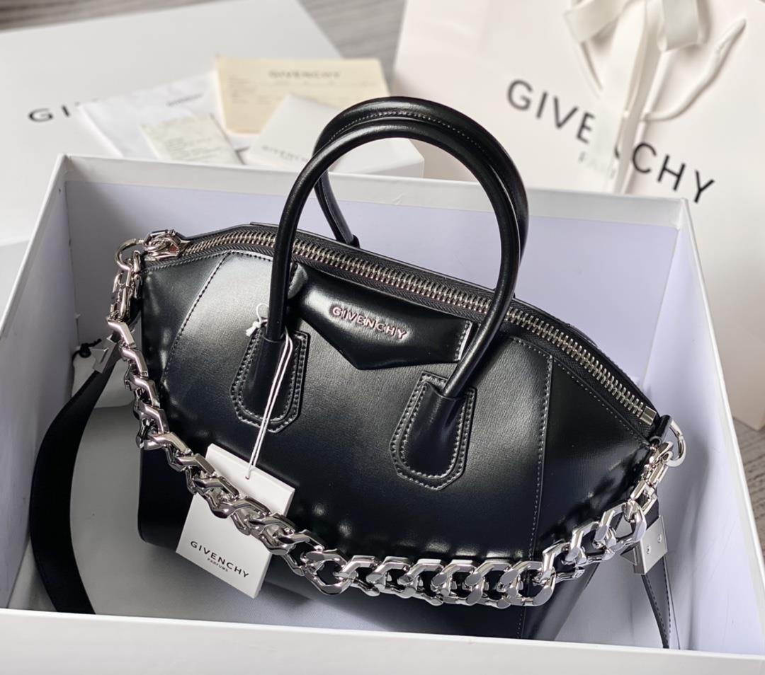 Top level original 978796600 The 2022 new Givency GIVENCY classic Antigona locomotive bag is made of