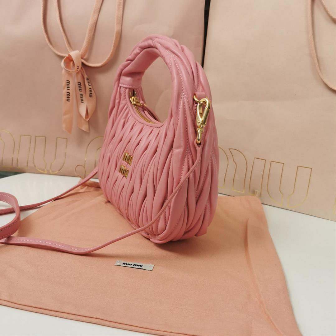 Medium The MiuWander handbag a new product from M family features the iconic Matelasse texture