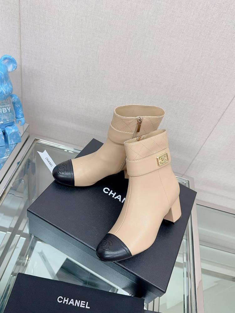 23Ss Autumn and Winter New Channel Small Fragrance Thick Heel Middle Ancient Buckle Short