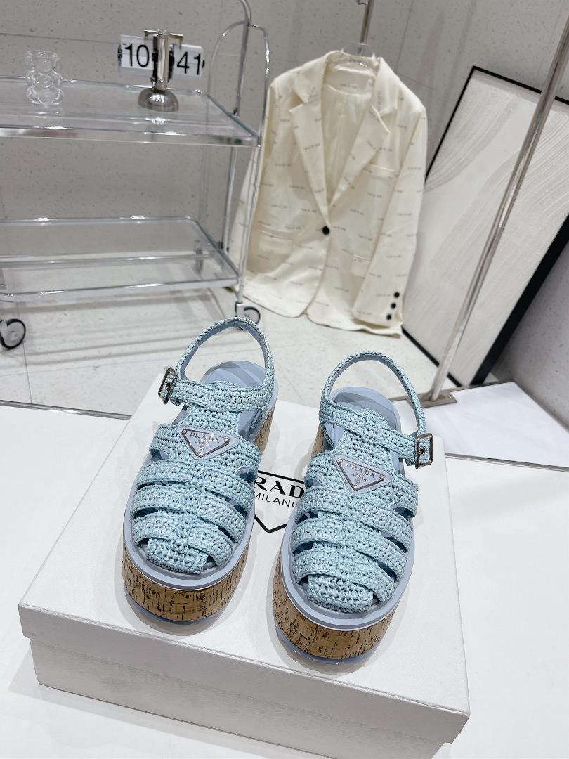 latest original environmentfriendly PP paper material high version prada Pradas latest pig cage sh