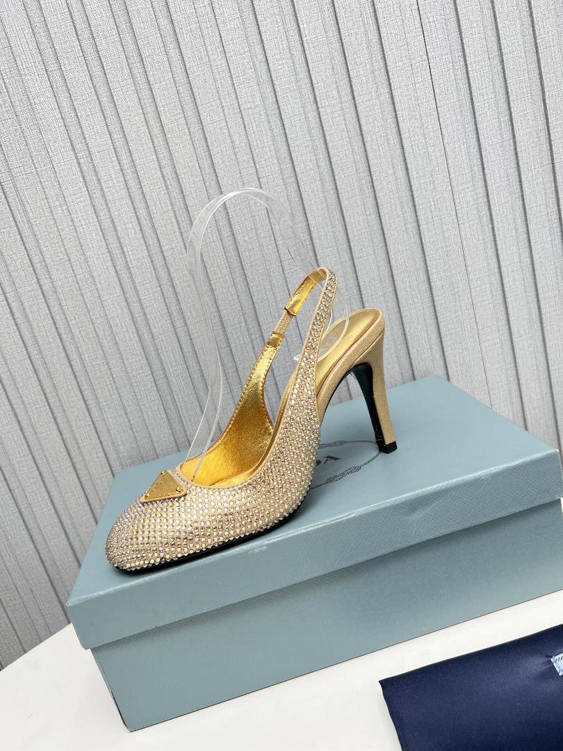 SSS launched Pradas latest long and short boots sandals single shoes thin heels back space thi