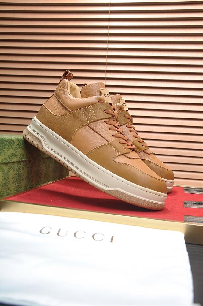Gucci all wool lining with top quality leather and fur integrated warm snow boots luxury brand mens shoes synchronized with Fendis official website