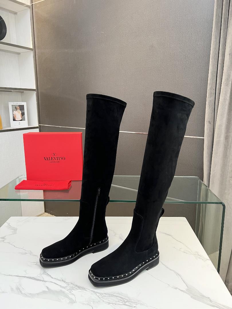 Womens shoes and womens clothing Valentino 2023 early autumn new Valentino original one