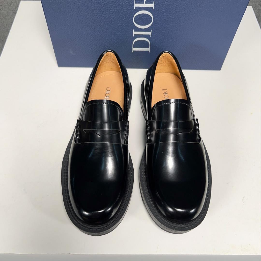 official website Single Explorer Mens Low Top Shoes D Family Mens Shoe combines exquisi
