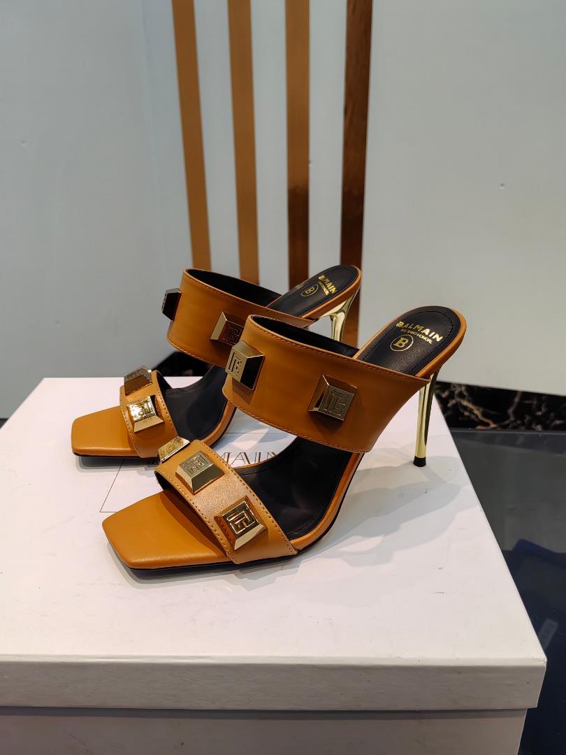 Balmans latest runway high heeled slippers for springsummerThe brand Balman was founded by Fre