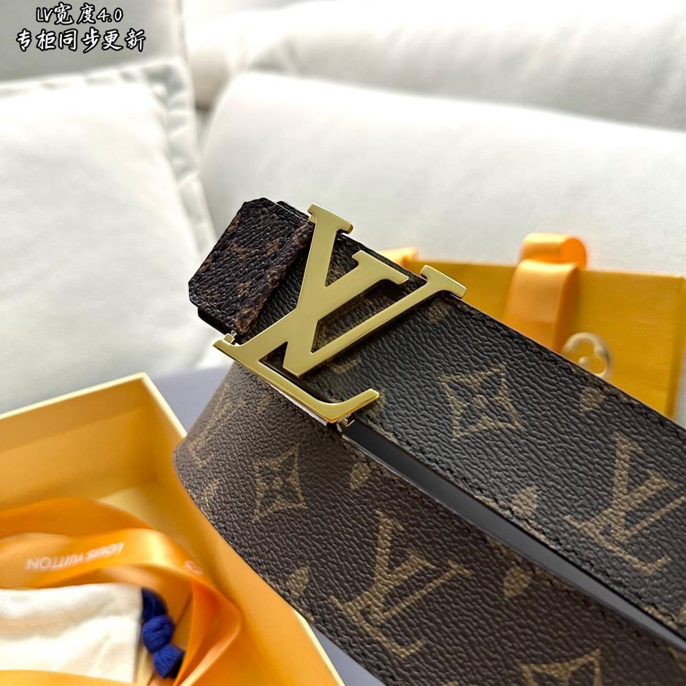 Synchronized LV Louis Mens Width 40 CM Simple and Generous Hardware Leather Design Exce