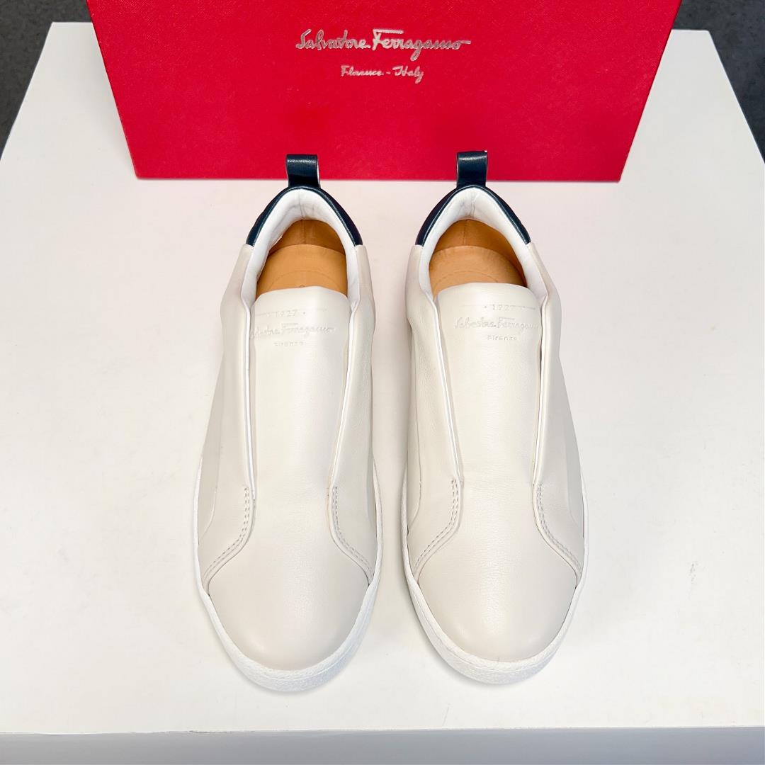 salvatore Ferragamo SpA 2023 mens new casual sneakers are fashionable sporty charmin