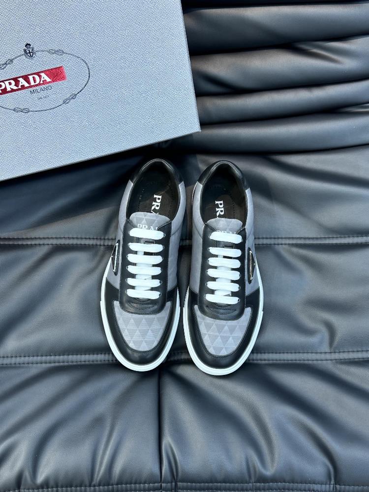Prada mens highend boutique simple casual sports shoes made of leather and nylon crea